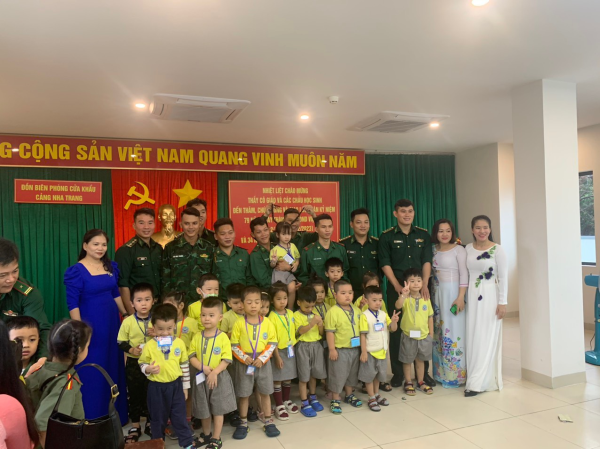 Trường mầm non Vĩnh Nguyên 2 tổ chức cho trẻ Tham quan đơn vị bộ đội 