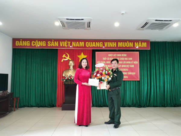 CÁC CHÁU TRƯỜNG MN VĨNH NGUYÊN 2 THĂM QUAN ĐƠN VỊ BỘ ĐỘI