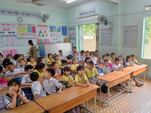 HOẠT ĐỘNG TRẢI NGHIỆM "THAM QUAN TRƯỜNG TIỂU HỌC" CỦA CÁC BÉ MẪU GIÁO 5-6 TUỔI TRƯỜNG MẦM NON VĨNH NGUYÊN 2