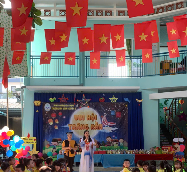 TỔ CHỨC CHƯƠNG TRÌNH "VUI HỘI TRĂNG RẰM"