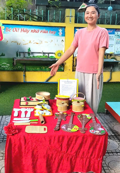 HỘI THI ĐỒ DÙNG TỰ TẠO CẤP TRƯỜNG