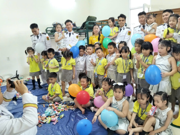 TỔ CHỨC CHO TRẺ ĐI THAM QUAN ĐƠN VỊ BỘ ĐỘI NHÂN NGÀY THÀNH LẬP QUÂN ĐỘI NHÂN DÂN VIỆT NAM 22/12/2025