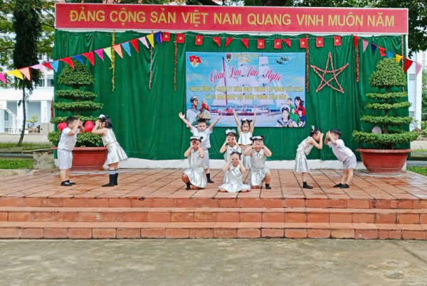 TỔ CHỨC CHO TRẺ ĐI THAM QUAN ĐƠN VỊ BỘ ĐỘI NHÂN NGÀY THÀNH LẬP QUÂN ĐỘI NHÂN DÂN VIỆT NAM 22/12/2025