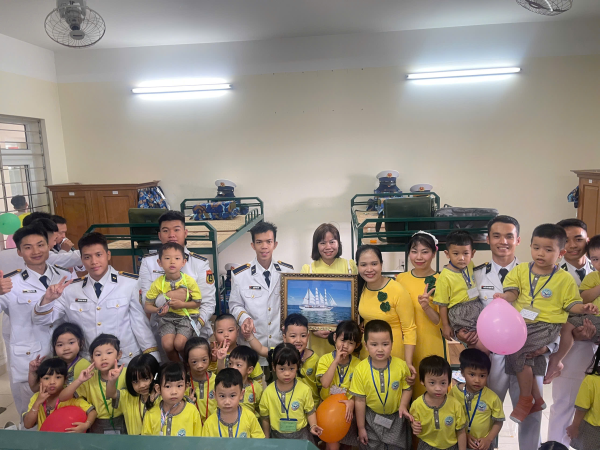 TỔ CHỨC CHO TRẺ ĐI THAM QUAN ĐƠN VỊ BỘ ĐỘI NHÂN NGÀY THÀNH LẬP QUÂN ĐỘI NHÂN DÂN VIỆT NAM 22/12/2025