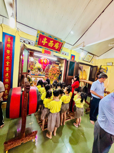 HOẠT ĐỘNG TRẢI NGHIỆM THAM QUAN ĐÌNH LÀNG TRƯỜNG TÂY