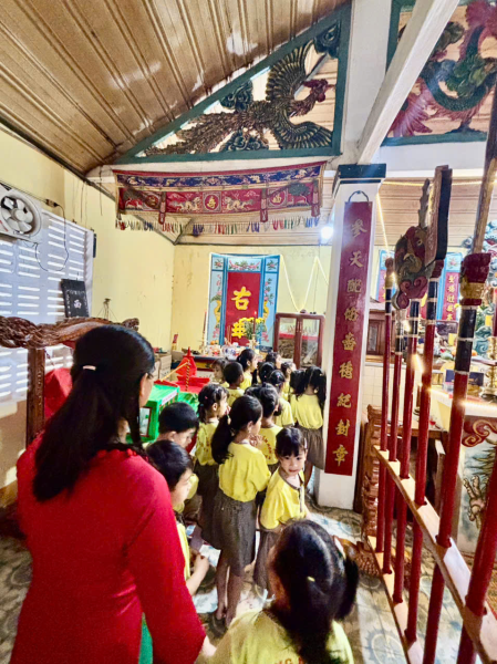 HOẠT ĐỘNG TRẢI NGHIỆM THAM QUAN ĐÌNH LÀNG TRƯỜNG TÂY